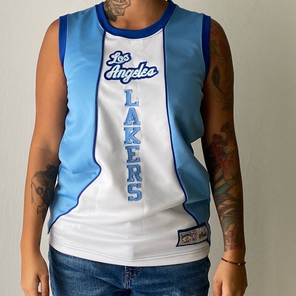 LA lakers jersey— youth size L